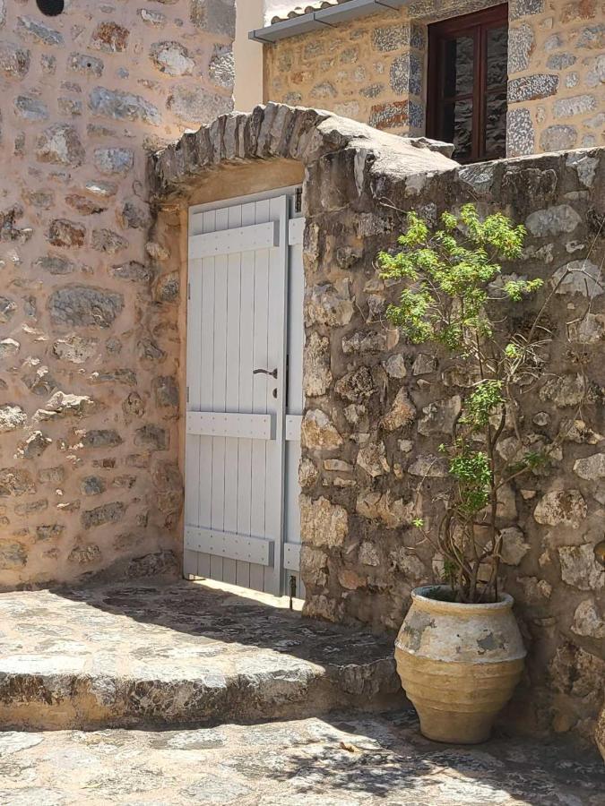 Balcony&Tower Apartment Areopoli Exterior photo