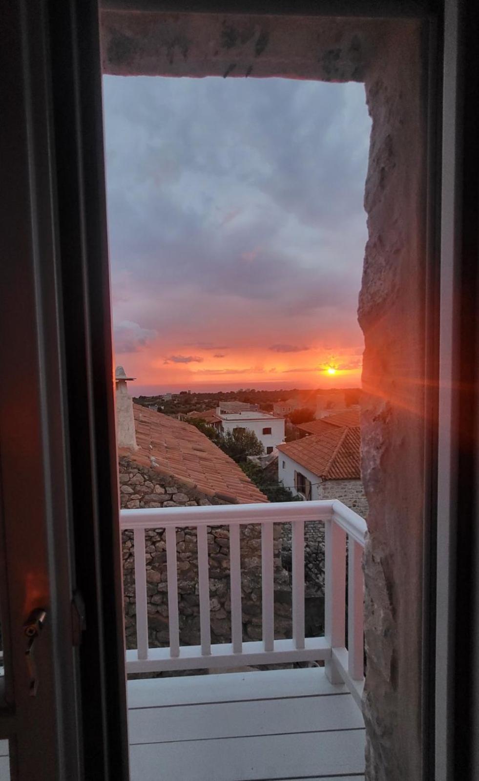 Balcony&Tower Apartment Areopoli Exterior photo